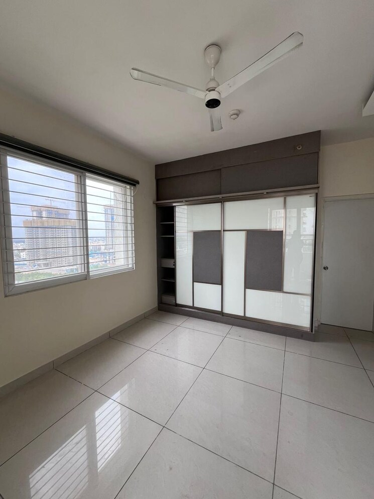 Room, prestige-lakeside-habitat 3 Bedroom 1697 Sq.Ft. Apartment In Varthur Bangalore 9459767