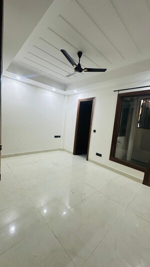 Room in 3 BHK Builder Floor at Saket – for Sale