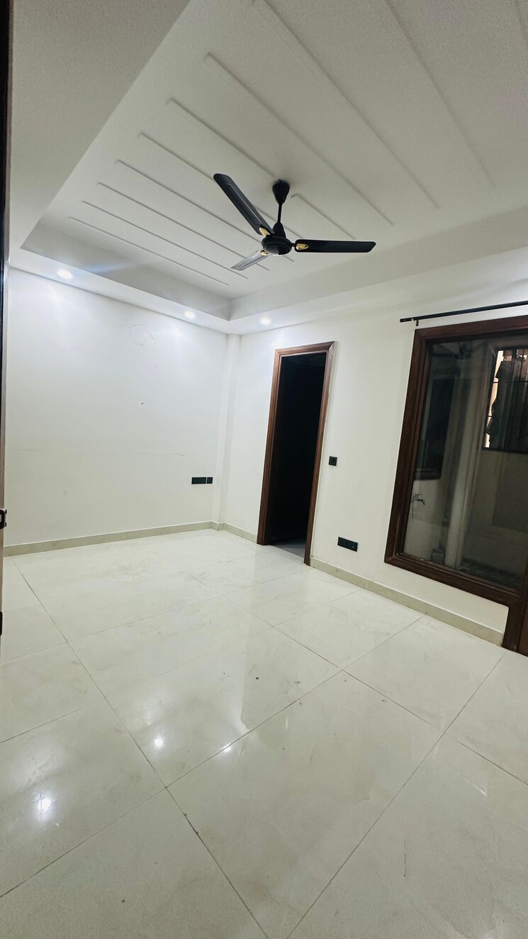 Room, saket 3 Bedroom 1200 Sq.Ft. Builder Floor In Saket Delhi 9459807