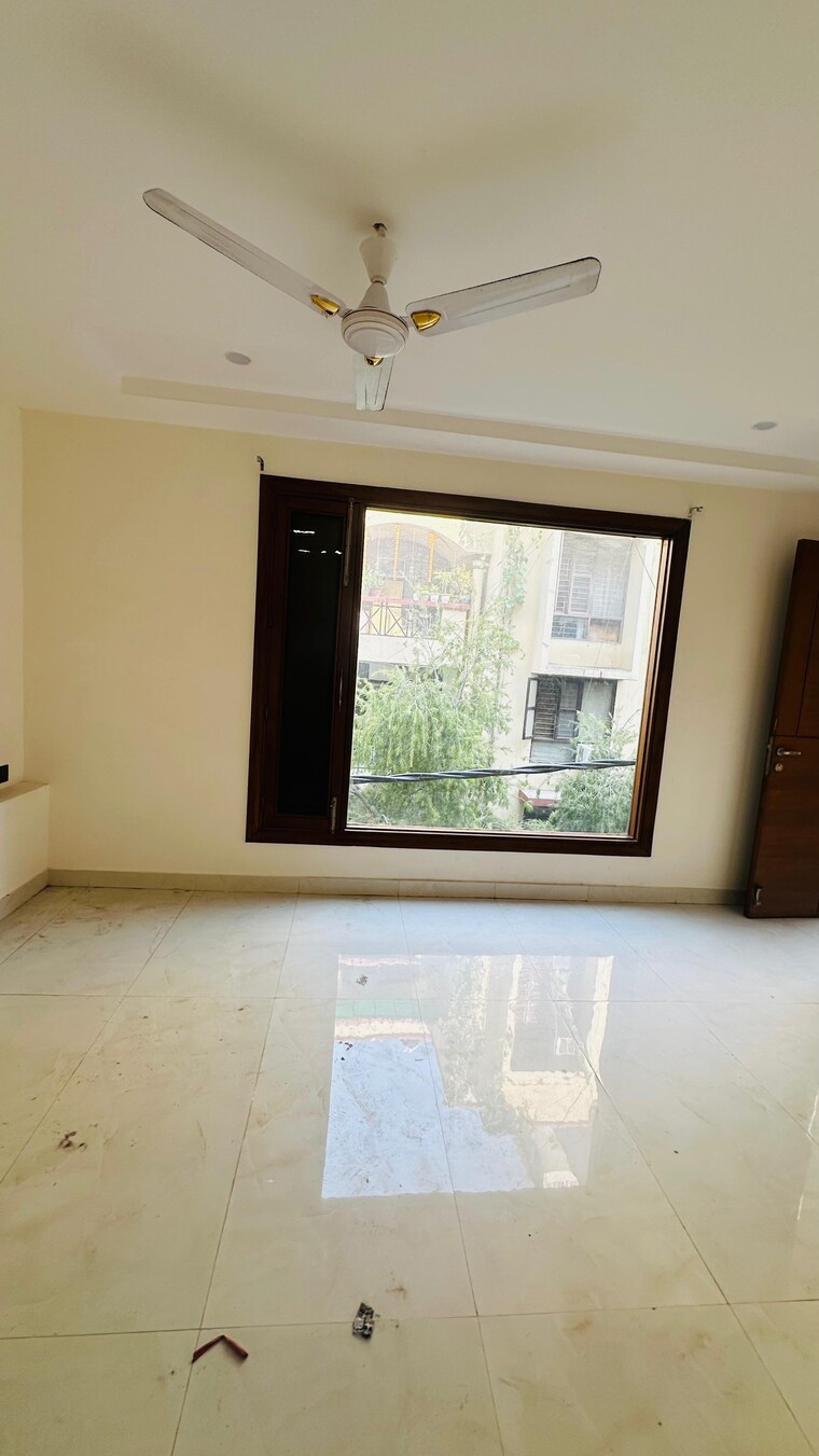 Room, saket 3 Bedroom 1200 Sq.Ft. Builder Floor In Saket Delhi 9459807