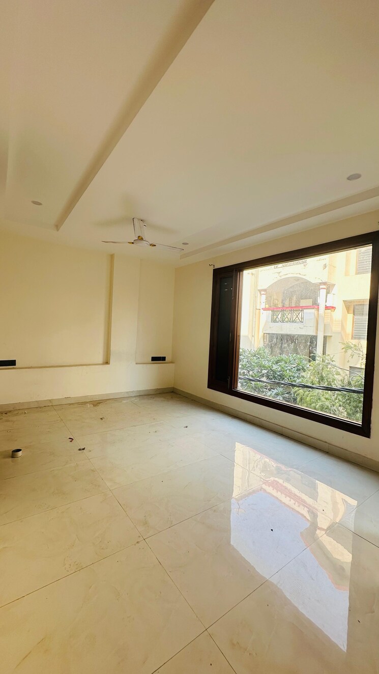Room, saket 3 Bedroom 1200 Sq.Ft. Builder Floor In Saket Delhi 9459807