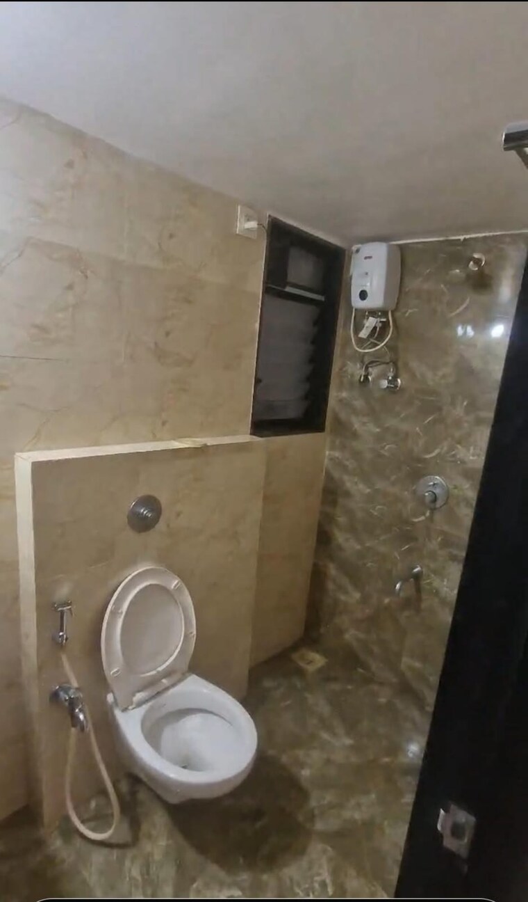 Bathroom, je-and-vee-madhuban 2 Bedroom 705 Sq.Ft. Apartment In Malad East Mumbai 9459775