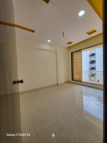 Room in 2 BHK Apartment at Hiranandani Astra, Ghodbunder Road – for Rent