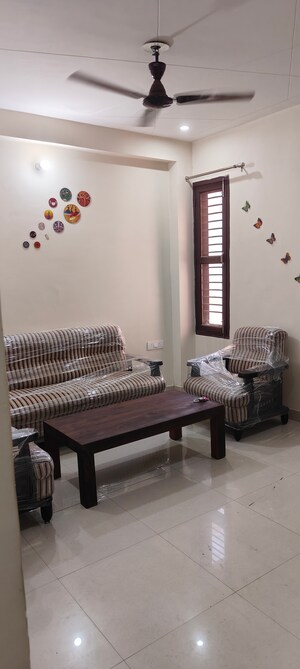Living Room in 1 BHK Builder Floor at Ansal Palam Triangle, Palam Vihar Extension – for Rent