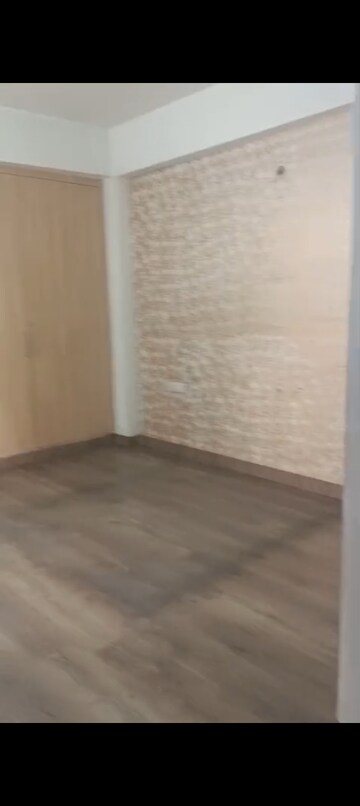 Room in 2.5 BHK Apartment at Hawelia Valencia Homes, Sector 1 Greater Noida – for Sale