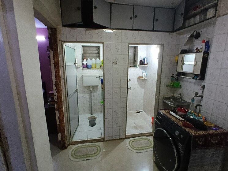 Bathroom, panch pakhadi 2 Bedroom 700 Sq.Ft. Apartment In Panch Pakhadi Thane 9459973