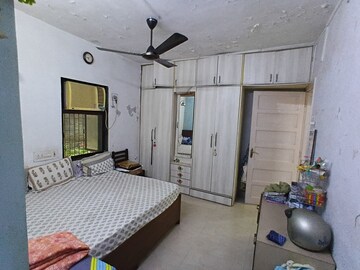 Room in 2 BHK Apartment at Panch Pakhadi – for Sale