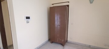 Room in 3 BHK Builder Floor at Unitech South City 1, South City 1 – for Rent