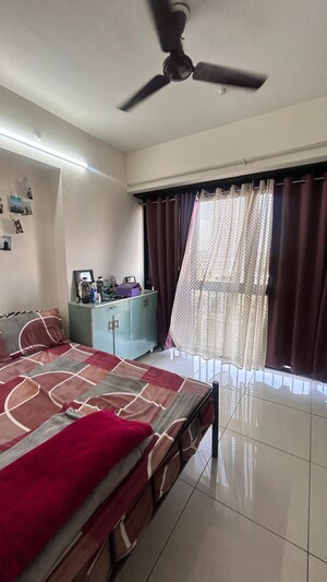 Room in 1 BHK Apartment at Kharadi – for Sale