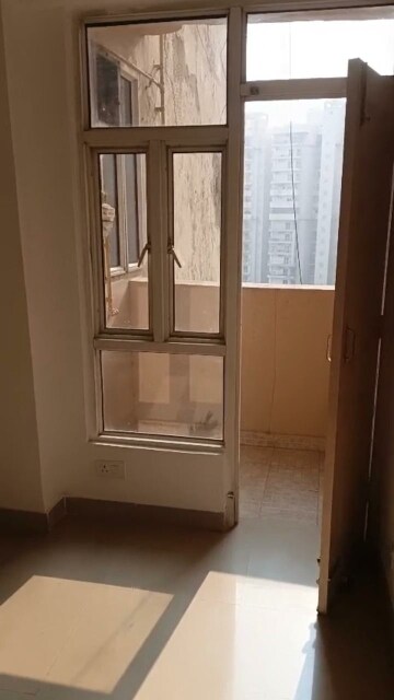 2 BHK Apartment For Rent in Supertech Cape Town, Sector 74