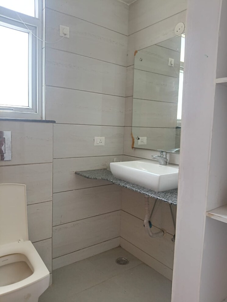 Bathroom, uppal-southend 3 Bedroom 2100 Sq.Ft. Builder Floor In Sector 49 Gurgaon 9460065