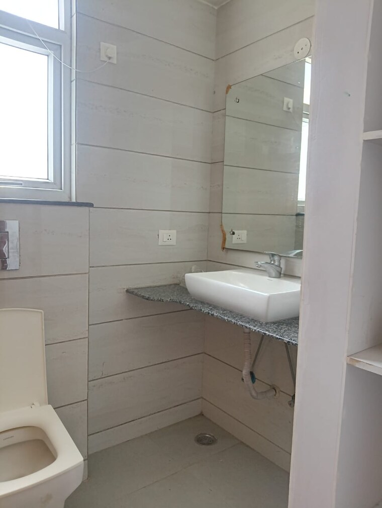 Bathroom, uppal-southend 3 Bedroom 2100 Sq.Ft. Builder Floor In Sector 49 Gurgaon 9460065