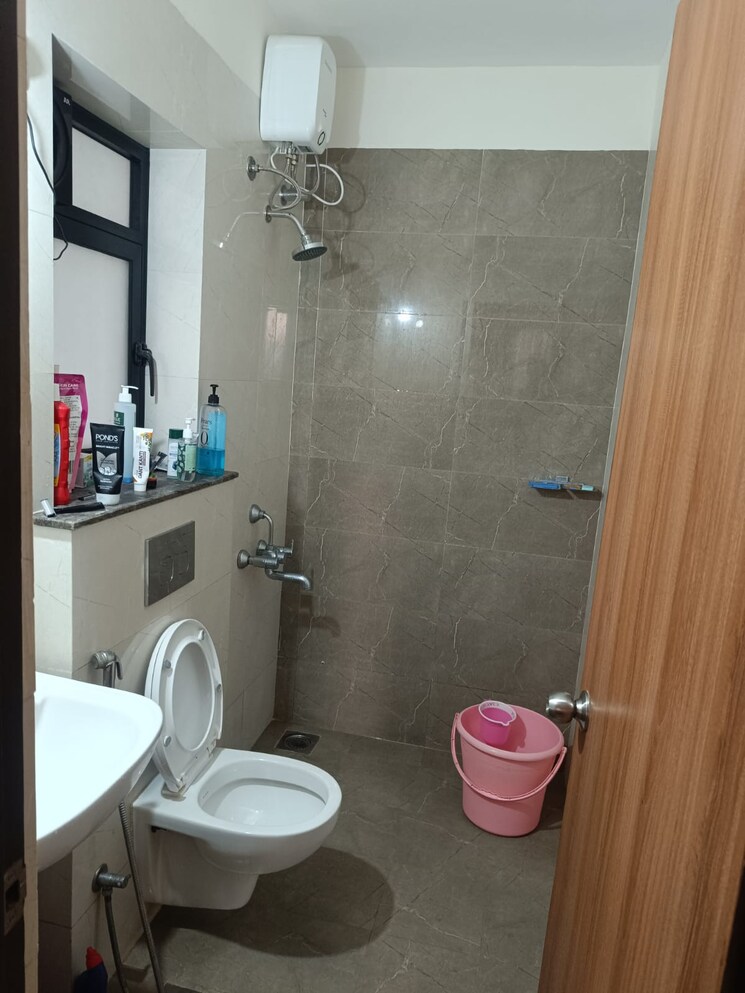 Bathroom, kharadi 1 Bedroom 343 Sq.Ft. Apartment In Kharadi Pune 9460056
