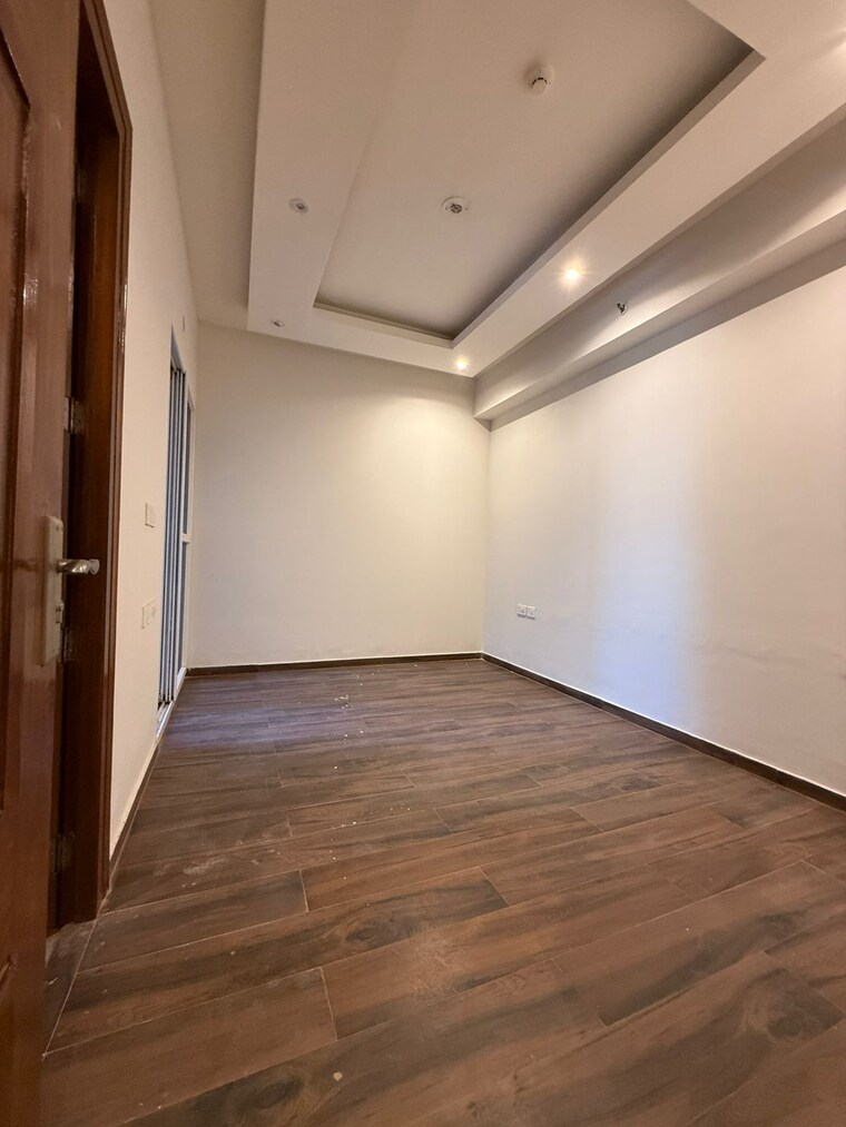 Room, siddharth vihar 3.5 Bedroom 1720 Sq.Ft. Apartment In Siddharth Vihar Ghaziabad 9460133