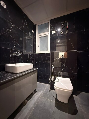 Master Bedroom in 3.5 BHK Apartment at Siddharth Vihar – for Sale