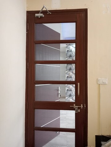 Furnished Amenities in 3 BHK Builder Floor at SS Southend Floors, South City 2 – for Rent