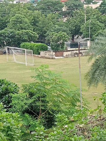 Plot Area in 3 BHK Builder Floor at SS Southend Floors, South City 2 – for Rent