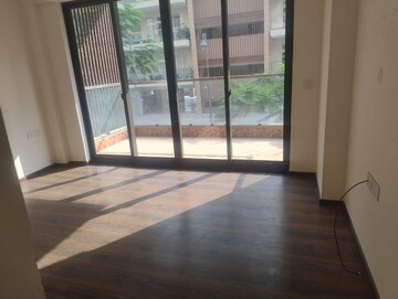 Room in 3 BHK Builder Floor at Adani Samsara Ivana, Sector 63 – for Rent