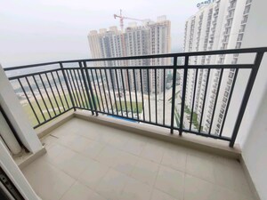 2 BHK Apartment For Rent in Eldeco Live By The Greens, Sector 150