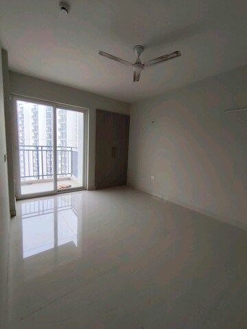 Room in 2 BHK Apartment at Eldeco Live By The Greens, Sector 150 – for Rent