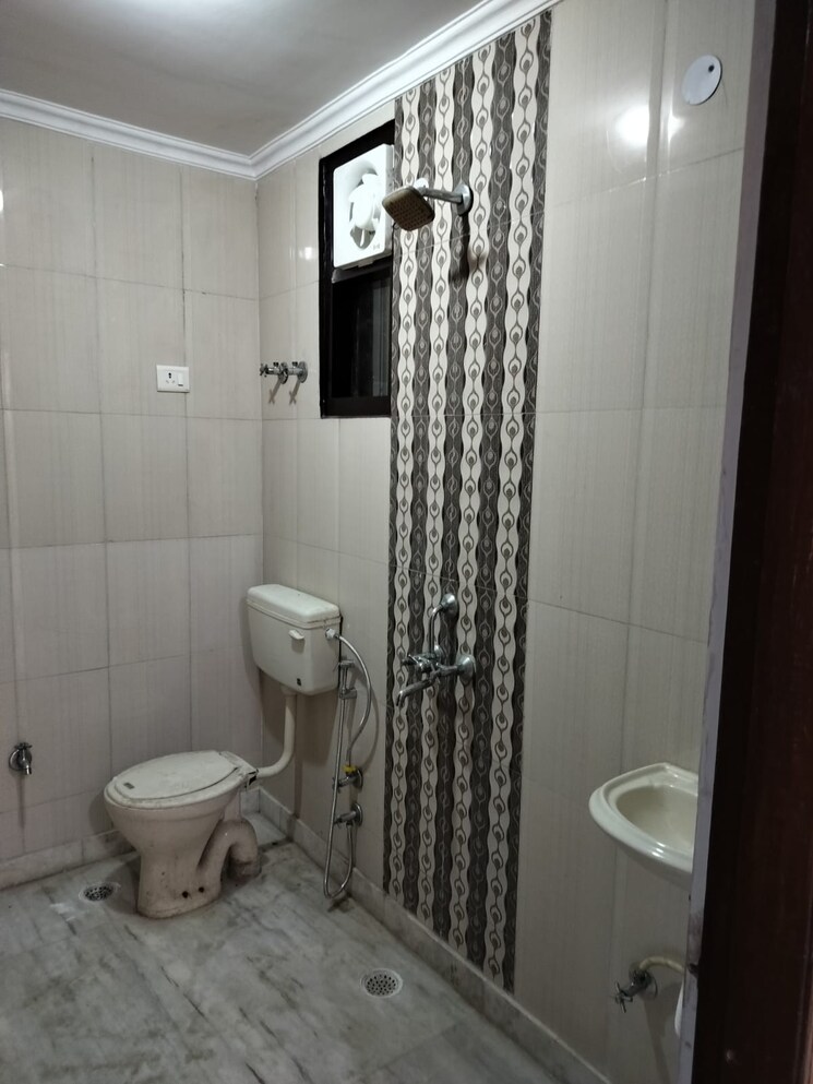 Bathroom, boutique-residential-apartments-c-220 2 Bedroom 800 Sq.Ft. Apartment In Malviya Nagar Delhi 9460185