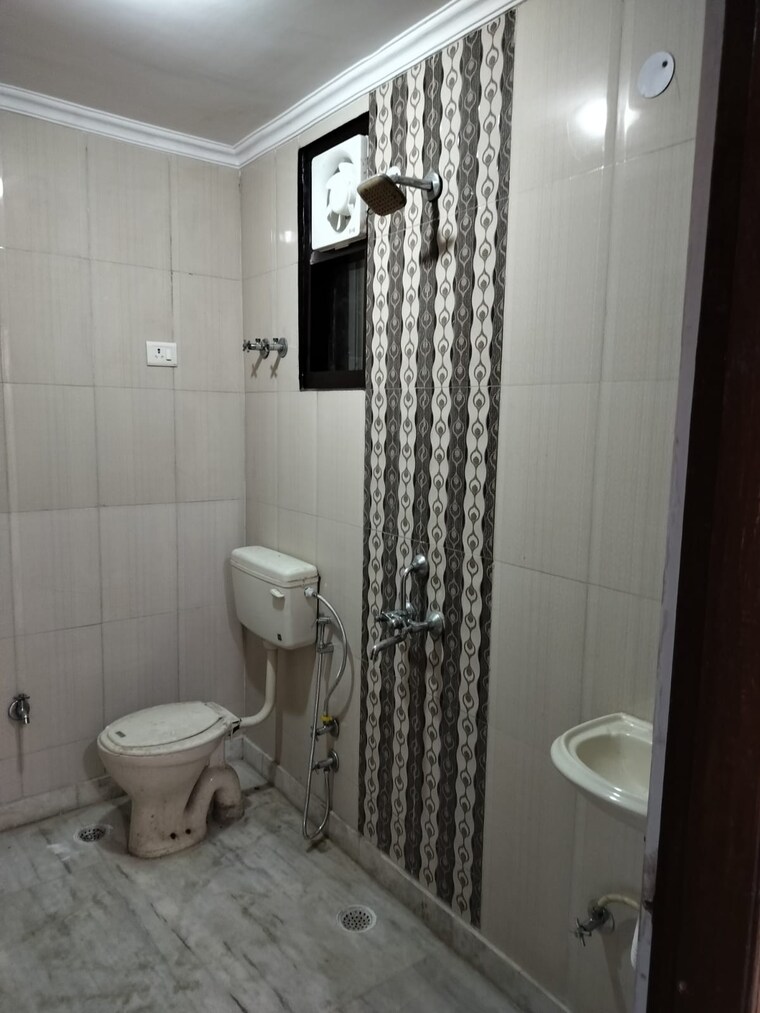 Bathroom, boutique-residential-apartments-c-220 2 Bedroom 800 Sq.Ft. Apartment In Malviya Nagar Delhi 9460185