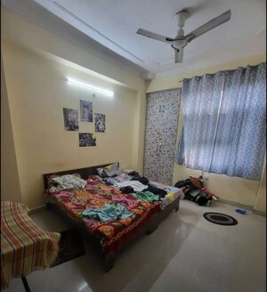 Bedroom in 3 BHK Apartment at Aliganj – for Rent