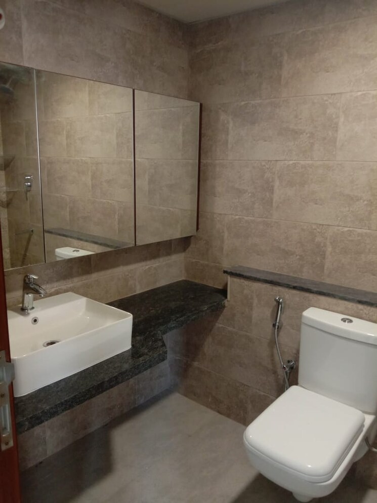 Bathroom, jan-pratinidhi-apartment 3 Bedroom 2200 Sq.Ft. Apartment In Sector 28 Gurgaon 9460298