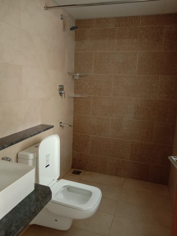 Bathroom, jan-pratinidhi-apartment 3 Bedroom 2200 Sq.Ft. Apartment In Sector 28 Gurgaon 9460298