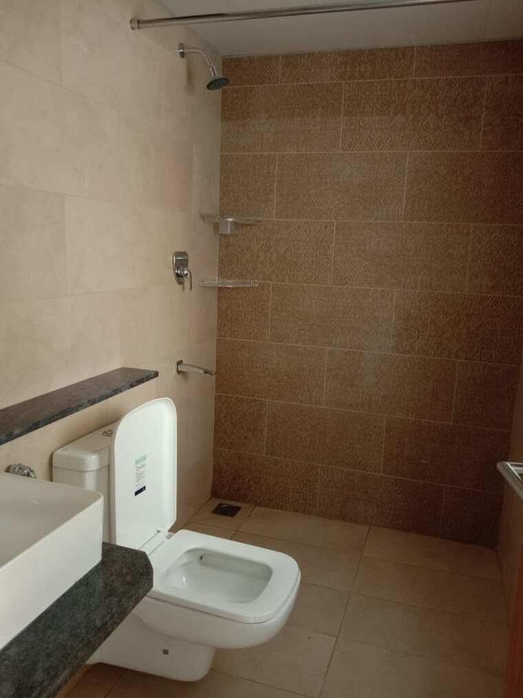 Bathroom, jan-pratinidhi-apartment 3 Bedroom 2200 Sq.Ft. Apartment In Sector 28 Gurgaon 9460298