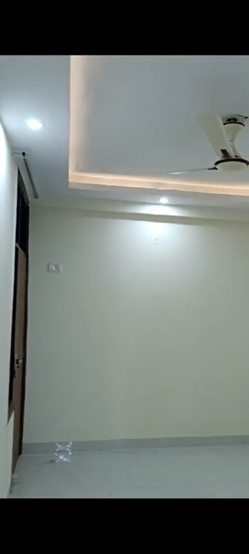 Furnished Amenities in 3 BHK Builder Floor at Chattarpur – for Rent