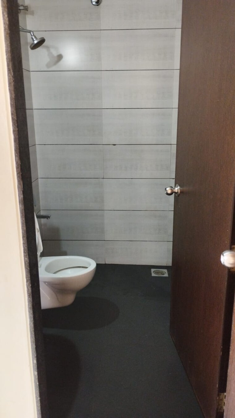Bathroom, indus-lakshmi-plaza 2 Bedroom 1200 Sq.Ft. Apartment In Baner Pune 9460376