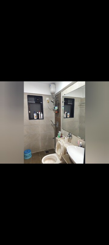 Master Bedroom in 3 BHK Apartment at Hubtown Hill Crest, Andheri East – for Rent