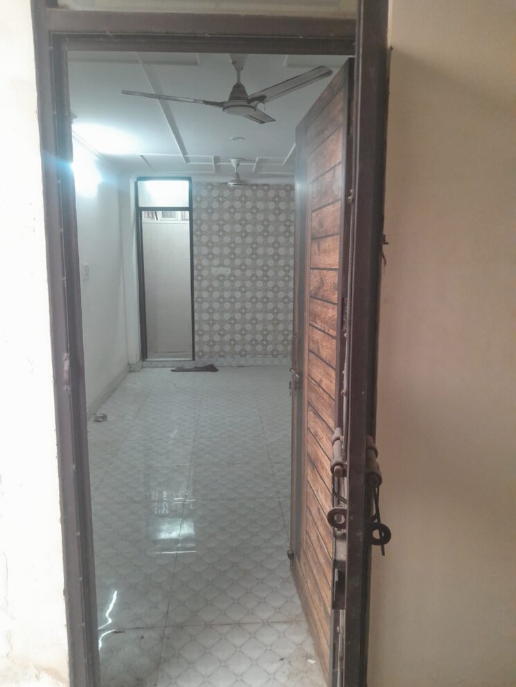 Bathroom, bharti-apartments 1 Bedroom 450 Sq.Ft. Independent House In Shakti Khand iv Ghaziabad 9460387