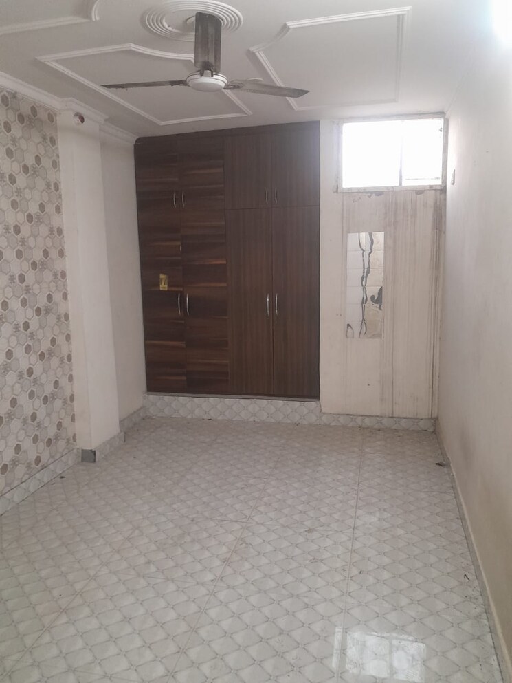 Room, bharti-apartments 1 Bedroom 450 Sq.Ft. Independent House In Shakti Khand iv Ghaziabad 9460387