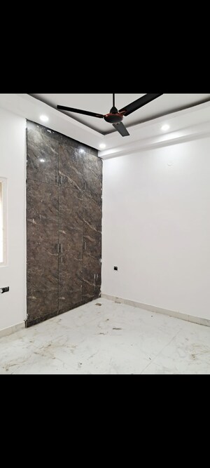 Room in 1 BHK Builder Floor at Kanha Apartments Indirapuram, Shakti Khand 2 – for Rent