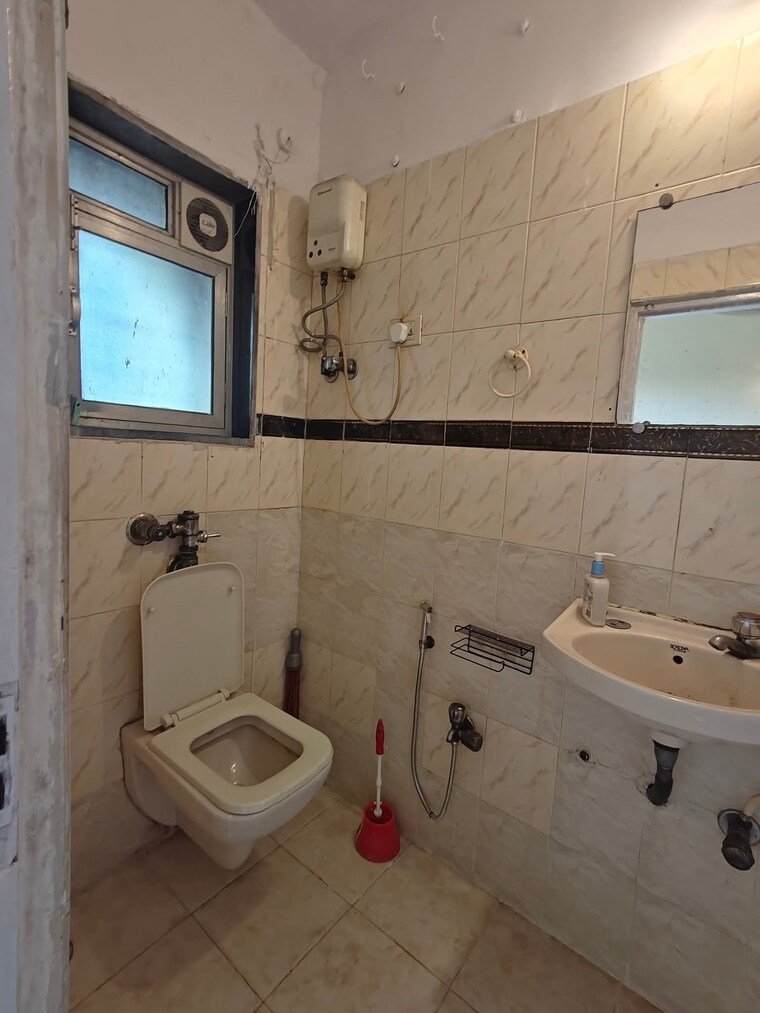 Master Bedroom, arshie-complex 2 Bedroom 850 Sq.Ft. Apartment In Versova Mumbai 9460395