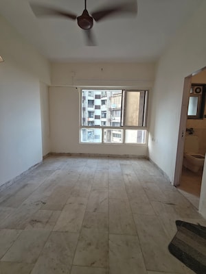 Room in 2 BHK Apartment at Arshie Complex, Versova – for Rent