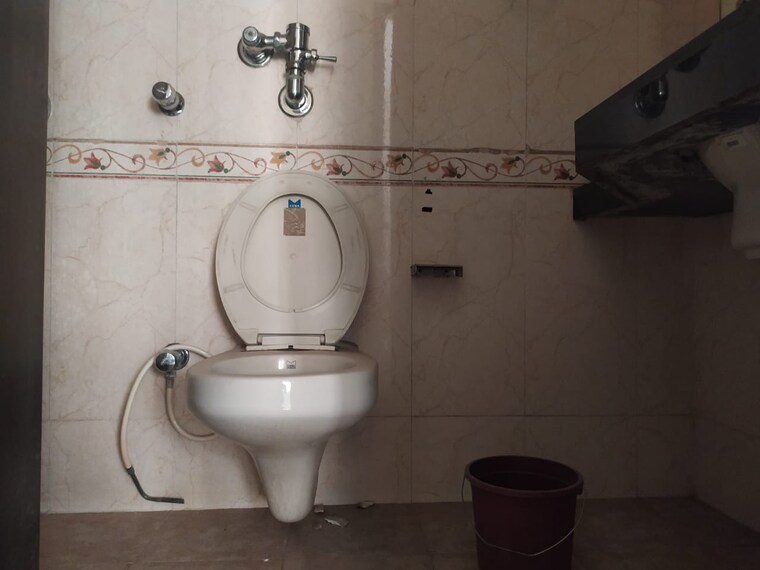 Attached Bathroom, lake-home 2 Bedroom 910 Sq.Ft. Apartment In Powai Mumbai 9460404