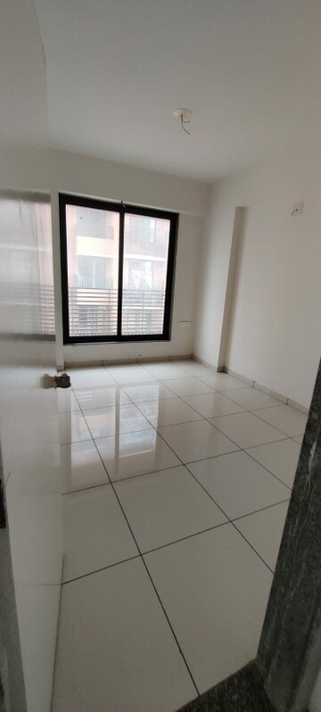 Room in 3 BHK Apartment at South Bopal – for Rent