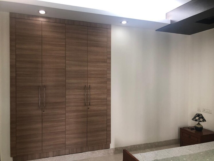 Room, safdarjung enclave 3 Bedroom 2000 Sq.Ft. Apartment In Safdarjung Enclave Delhi 9460409