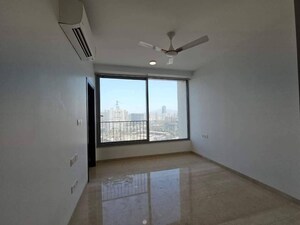 Room in 3 BHK Apartment at Oberoi Sky City, Borivali East – for Rent