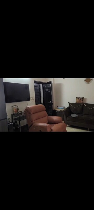 Living Room in 2.5 BHK Apartment at Mahagun Mansion I and II, Vaibhav Khand – for Sale