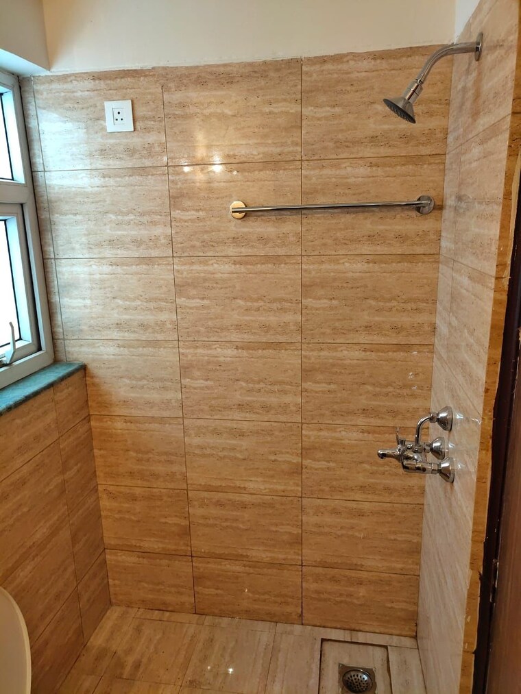 Bathroom, bptp-parkland-pride 3 Bedroom 2200 Sq.Ft. Builder Floor In Sector 77 Faridabad 9460447