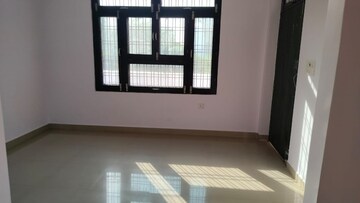 Room in 2 BHK Independent House at Gomti Nagar – for Rent