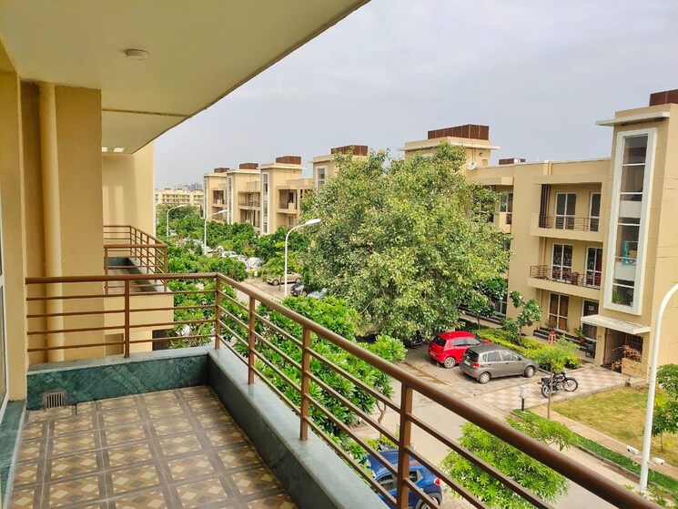Balcony, bptp-parkland-pride 3 Bedroom 2200 Sq.Ft. Builder Floor In Sector 77 Faridabad 9460447