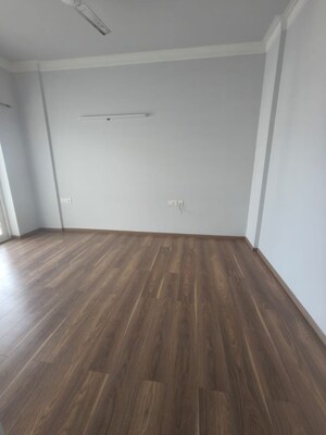 Room in 3 BHK Builder Floor at Central Park Flower Valley Aqua Front Towers, Sohna Sector 33 – for Rent