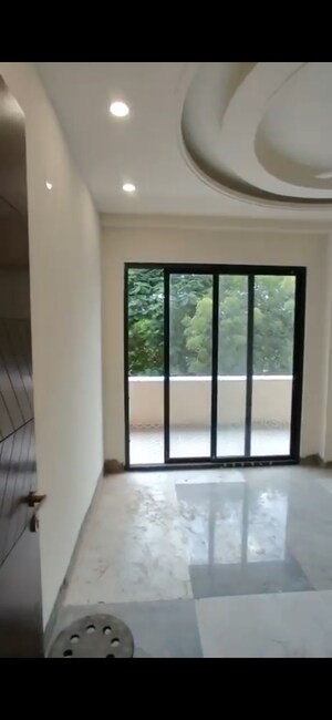 Room in 3 BHK Builder Floor at Palam Vihar – for Sale