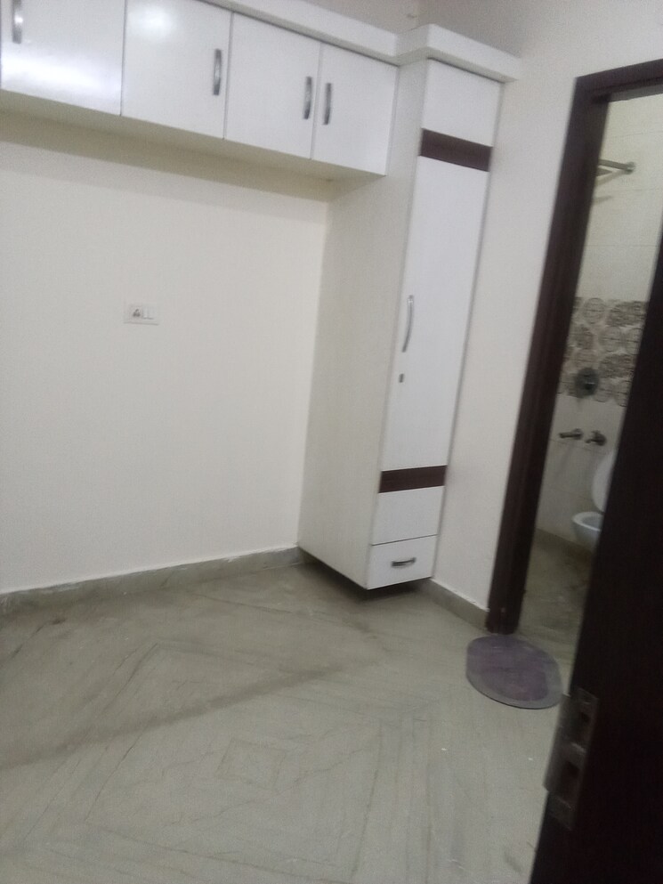 Room, rohini sector 25 2 Bedroom 550 Sq.Ft. Builder Floor In Rohini Sector 25 Delhi 9460458