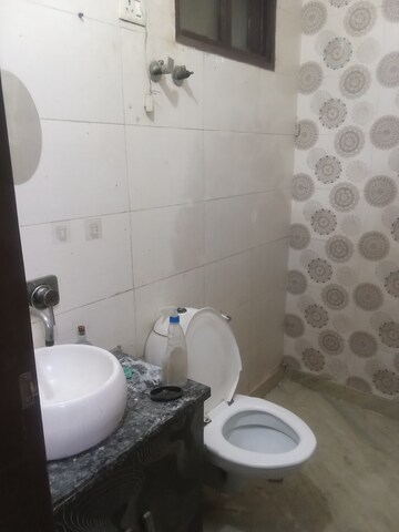 Bathroom in 2 BHK Builder Floor at Rohini Sector 25 – for Rent